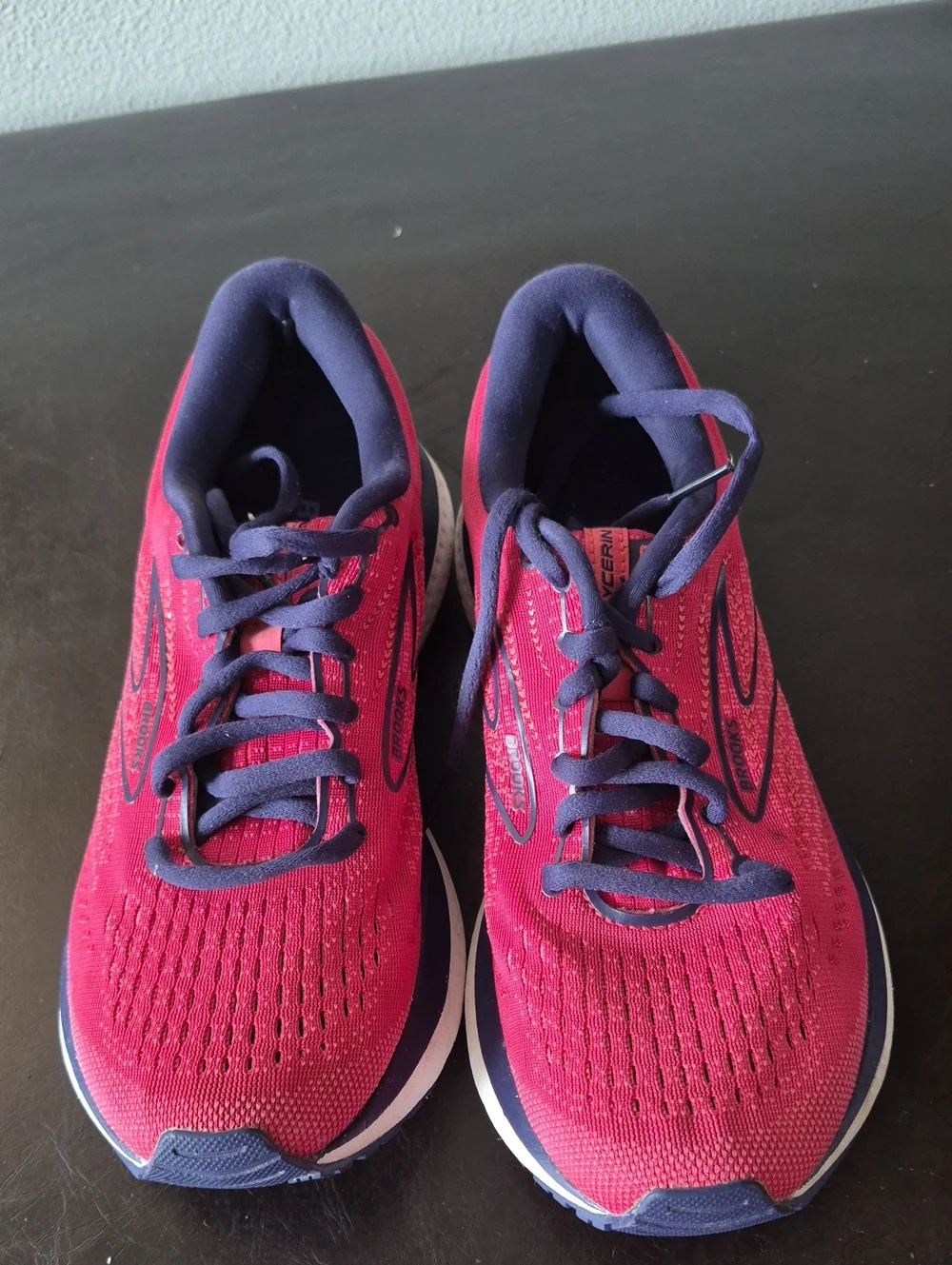 BROOKS women's glycerin 19 running shoes - b/medium width in barberry/purple 9